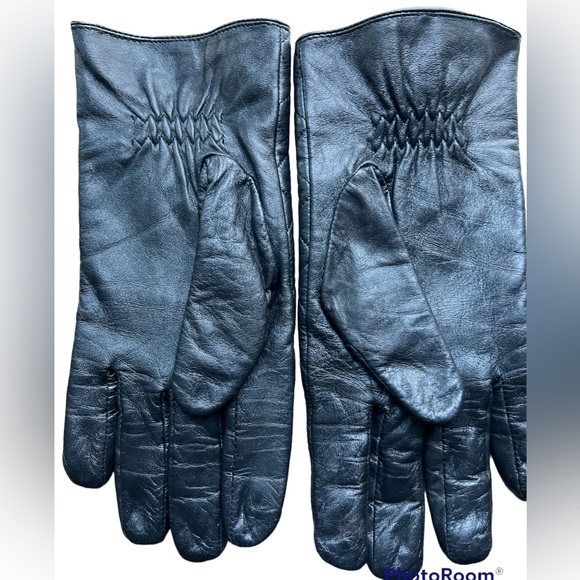 MICHAELS KORS BLACK 100% LEATHER GLOVES EUC size medium - Picture 2 of 3